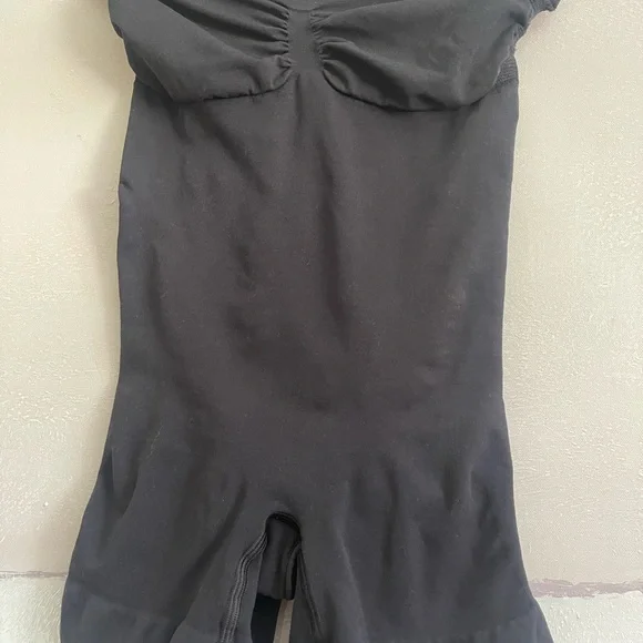Skims Black shortie bodysuit Size M - Picture 3 of 5